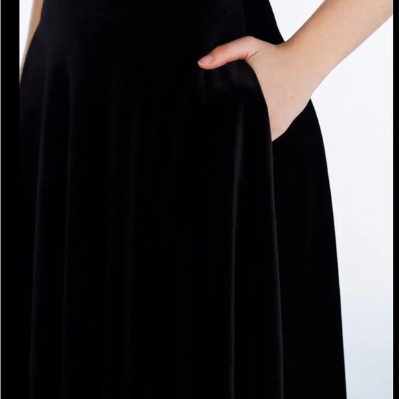 Blackmillk- Black Velvet Pocket Midi Skirt - size medium - Picture 5 of 8